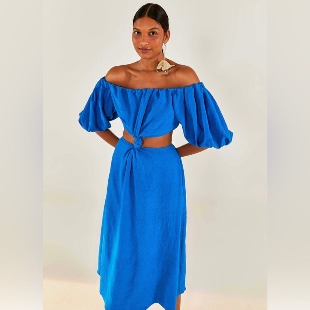 Farm Rio
Off-Shoulder Cutout-Waist Knotted Midi Dress - Picture 4 of 9